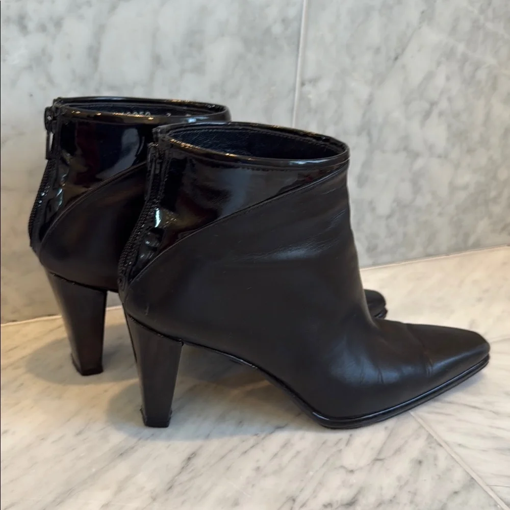 Stuart Weitzman Black Pointed Leather Ankle Booties